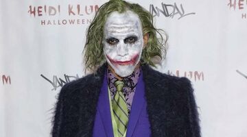 Льюис Хэмилтон отпраздновал Хэллоуин в костюме Джокера