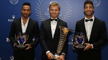 Видео: Нико Росберг получает чемпионский кубок на FIA Gala
