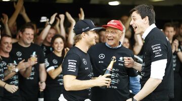 Mercedes: Заявление о сменщике Росберга будет сделано не раньше 3 января