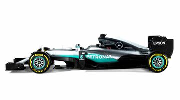 Mercedes представит новую машину 23 февраля