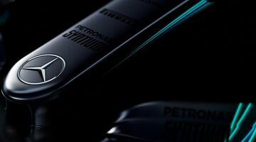 Mercedes опубликовала тизер-фото шасси W08