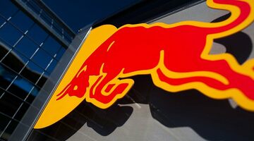Доставка новой машины Red Bull в Барселону прошла в условиях секретности