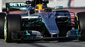Mercedes ограничила мощность двигателя на тестах в Барселоне