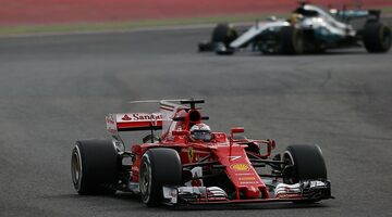 Льюис Хэмилтон: Ferrari является фаворитом, если исходить из результатов тестов