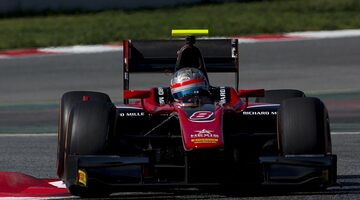 Александр Албон стал лучшим во второй день тестов Формулы 2