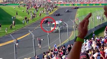 Организаторы Гран При Австралии расследуют выход зрителей на трассу