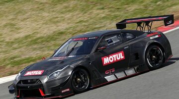 Nissan начала тесты нового автомобиля GT3