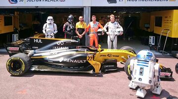 Пилоты Renault проведут гонку в Монако в форме из 