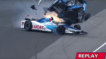 Видео: Пугающая авария Скотта Диксона на «Инди-500»