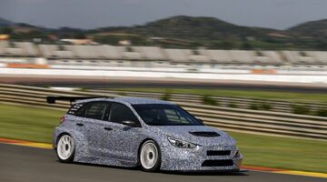 Hyundai завершил тесты i30 TCR в Валенсии