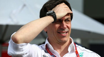 Тото Вольф: Ferrari – главный фаворит чемпионата, а Mercedes находится в статусе догоняющего