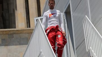 Пресс-секретарь Феттеля опровергла предположения о травме гонщика Ferrari