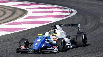 Роберт Шварцман лишен победы в субботней гонке Формулы Renault 2.0 в Поль-Рикаре