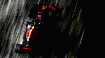 Даниэль Риккардо и Red Bull Racing доминируют в Сингапуре в пятницу