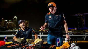 Видео: Гонщики Red Bull пытаются вскрыть и попробовать экзотический фрукт