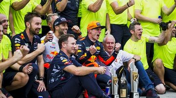 Кристиан Хорнер: Макс Ферстаппен должен остаться и построить Red Bull Racing вокруг себя