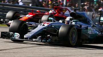 Берни Экклстоун: Mercedes помогла Ferrari в доработке двигателя