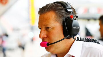 Зак Браун: Если бы не сделка с Renault, Фернандо Алонсо покинул бы McLaren