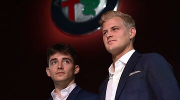 Sauber объявила состав гонщиков на сезон-2018 и показала ливрею