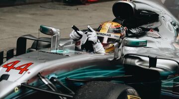 Льюис Хэмилтон: Одна из целей Mercedes на сезон-2018 – вновь завершить все гонки