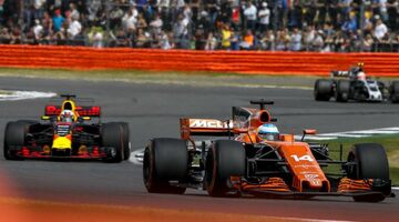 Зак Браун: В 2017-м McLaren с моторами Renault была бы на одном уровне с Red Bull