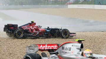 Бывшего гонщика Toro Rosso забанили за агрессивные действия на виртуальной трассе