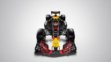Red Bull Racing представила машину RB14 в боевой раскраске