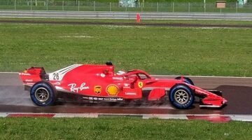 Даниил Квят столкнулся с необычной проблемой на первых тестах с Ferrari