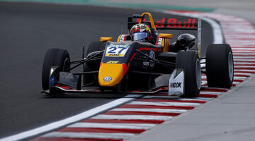 Дэн Тиктум стартует с поула в первой гонке Европейской Формулы 3 в Венгрии