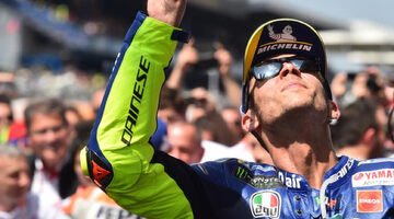 Валентино Росси взял первый поул в MotoGP с 2016 года