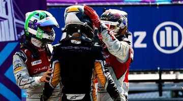 Жан-Эрик Вернь выиграл финальную гонку сезона в Формуле E