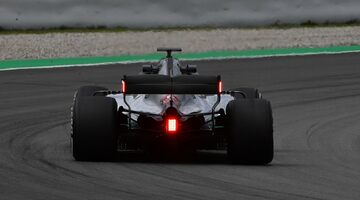 В следующем сезоне в Ф1 будут новые дождевые фонари на заднем крыле