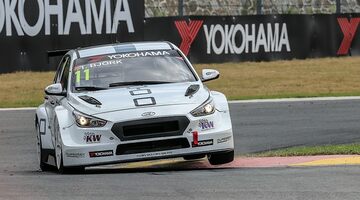 Тед Бьорк одержал победу в первой гонке китайского этапа WTCR