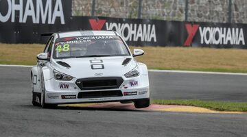 Иван Мюллер выиграл драматичную вторую гонку этапа WTCR в Нинбо