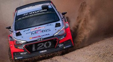 WRC: Тьерри Нёвиль вышел в лидеры Ралли Италия