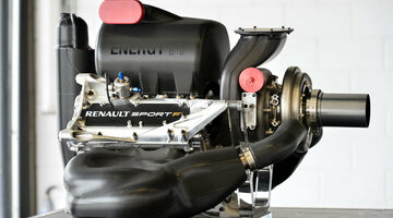 Renault завела двигатель на новом автомобиле R.S.19
