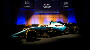Команда Williams представила публике раскраску машины FW42