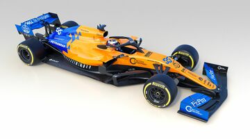 Команда McLaren показала публике новую машину MCL34