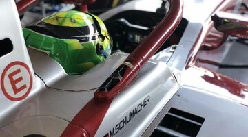 Мик Шумахер выступит на тестах в Бахрейне за рулём Alfa Romeo?