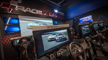 В Москве открылся дом виртуального автоспорта – RaceRoom Club