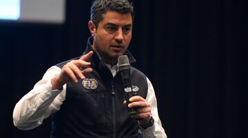 FIA поделила обязанности гоночного директора на Гран При Бахрейна