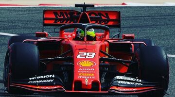 Мик Шумахер показал восьмое время в начале первого дня тестов в Бахрейне