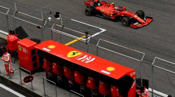 Итальянские СМИ: Ferrari стоит отдать капитанскую повязку Леклеру