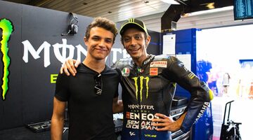Валентино Росси: Приятно, что у меня есть фанаты среди молодых гонщиков Формулы 1