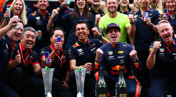 Red Bull надеется, что победа Ферстаппена убедит Honda остаться в Ф1