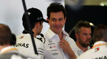Тото Вольф: Окон достоин места в Mercedes, но в Renault ему будет лучше