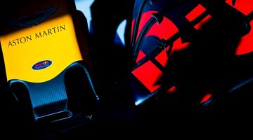 Red Bull поблагодарила Aston Martin за сотрудничество
