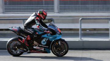 Petronas Yamaha впереди всех в первый день тестов MotoGP