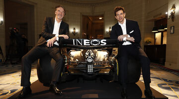 Стала известна сумма контракта Mercedes с Ineos