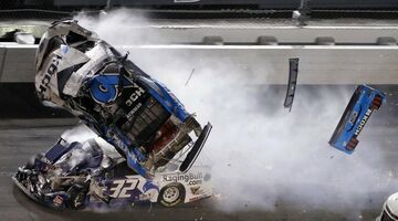 Ужасная авария омрачила финиш гонки NASCAR в Дайтоне